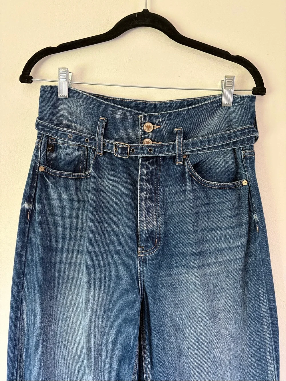KanCan Medium Wash High Waisted Wide Leg Jeans With Denim Belt Size 26 - Picture 2 of 10